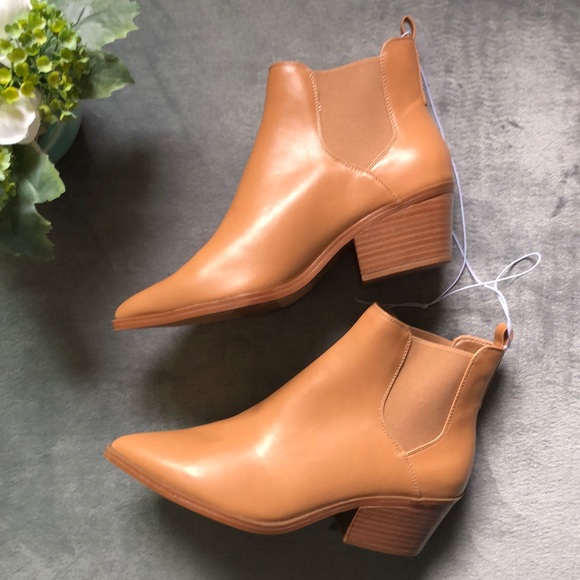 universal thread ankle boots